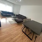 Appartement 3 Zimmerwohnung Naehe Autobahn A8 *