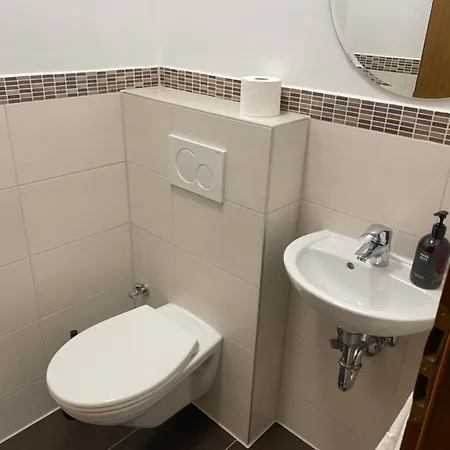 3 Zimmerwohnung Naehe Autobahn A8 *