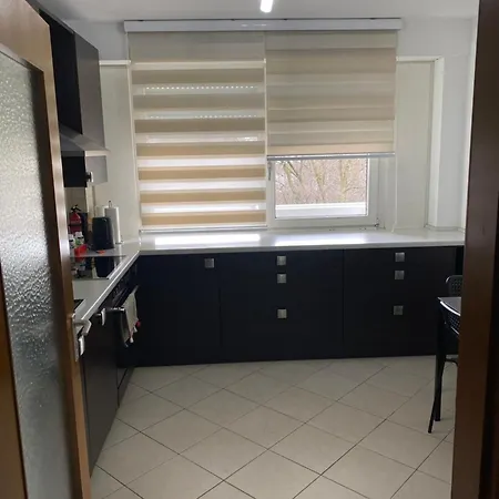 Appartamento 3 Zimmerwohnung Naehe Autobahn A8 *