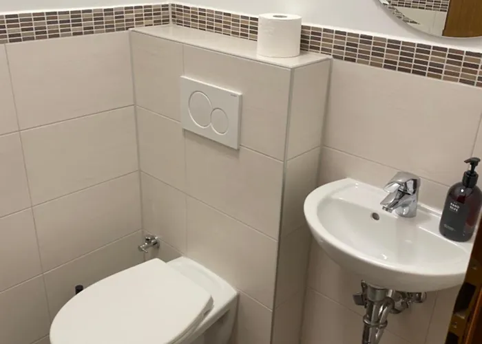 3 Zimmerwohnung Naehe Autobahn A8 *